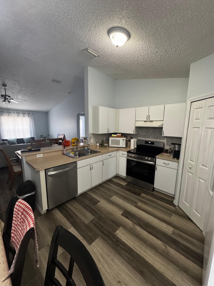 Kitchen before remodeling by GS One Tile