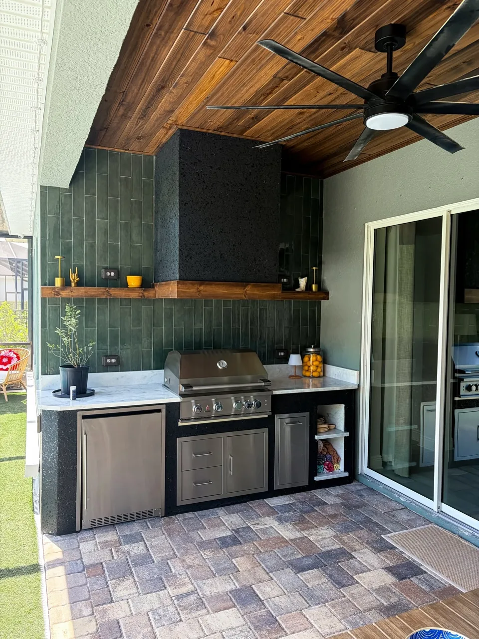 Outdoor kitchen stonework and countertop detail